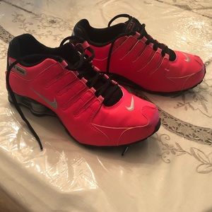 Hot pink nike shox
